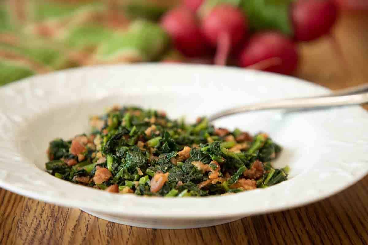 5 Ingredient Smoky Radish Greens 5 Ingredient Smoky Radish Greens