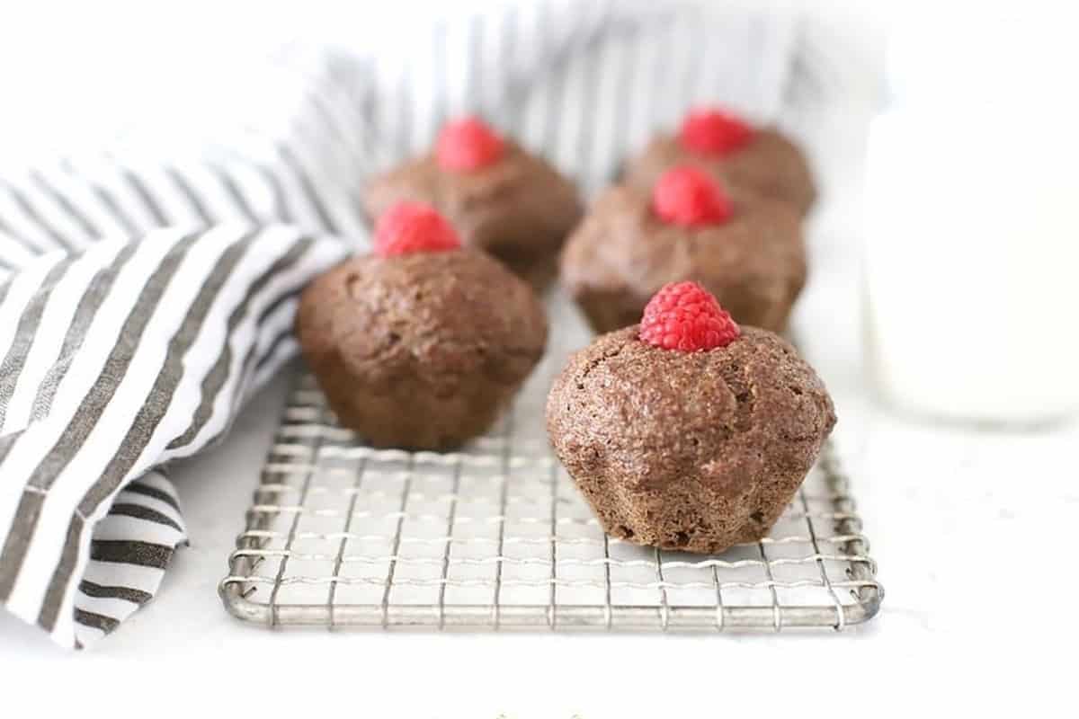 Cinnamon Bun Flaxseed Muffins